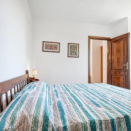 Beautiful In With House Sea View *